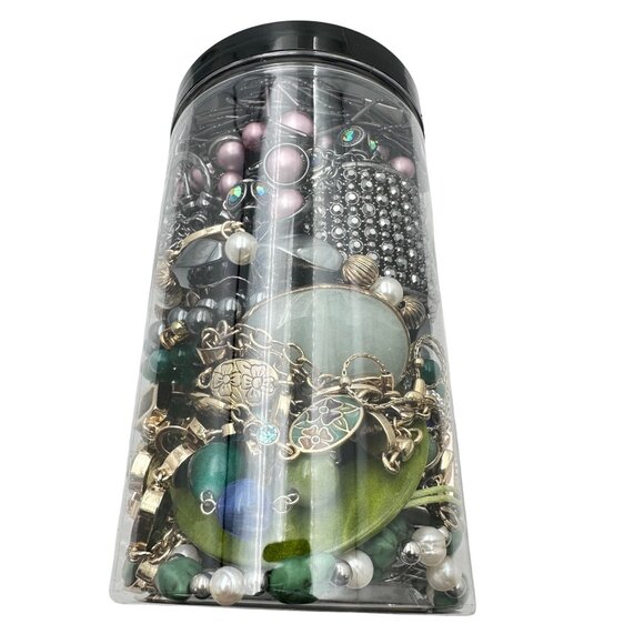 Mystery Jewelry Jar #1058 Wearable Quality Pieces 2lbs Necklace Bracelet Earring - Picture 3 of 4